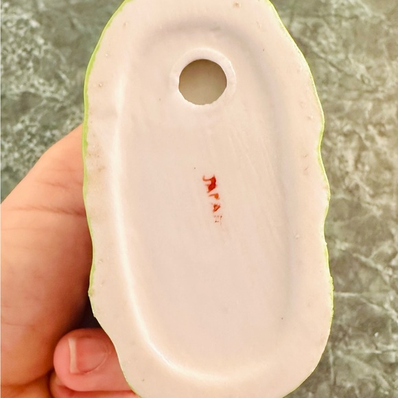 LITTLE GIRL FIGURINE .. Hand Painted.1960s... Rare - Picture 6 of 6